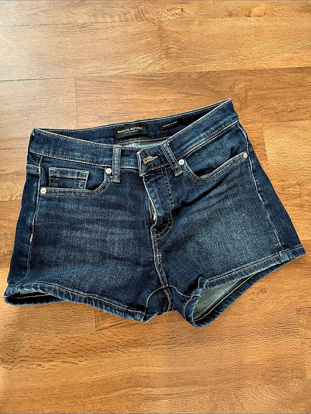 Banana Republic Mid-Rise 3" Short Denim Jean Shorts Waist 25 Blue